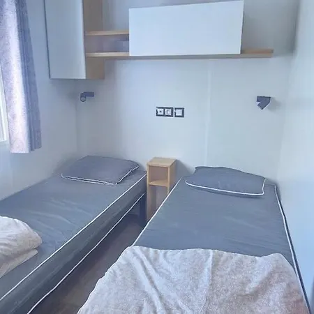 مكان تخييم Mobil Les Sables Du Midi 3 *